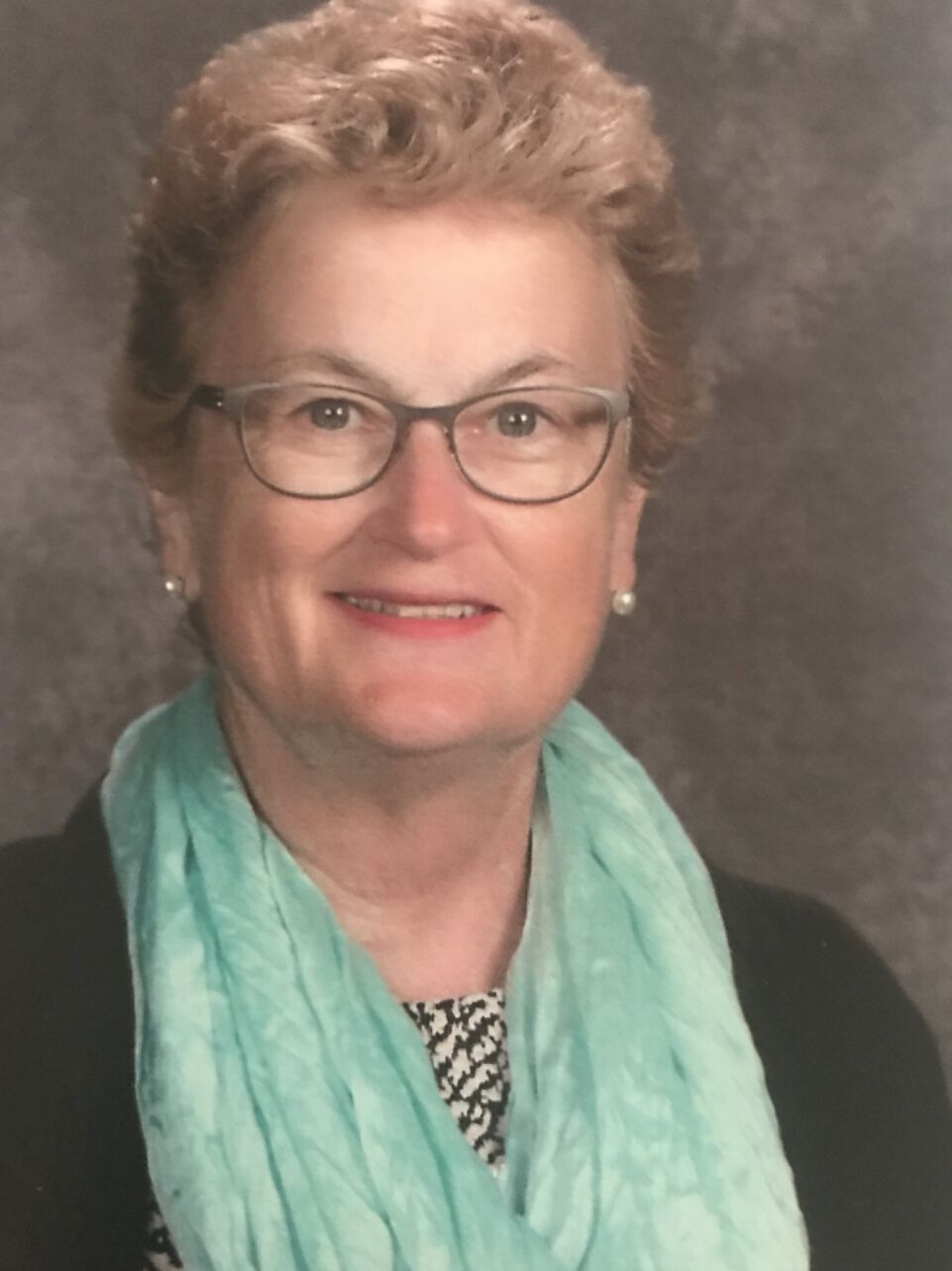 Evans-Becker announces run for Robbinsdale School Board